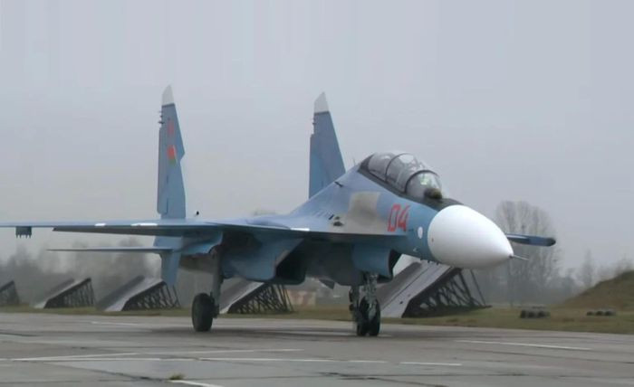 Khả năng của Su-30SM, từ hiệu suất bay đến kích thước và độ hiện đại của radar, khiến nó có lợi thế hơn hầu hết tiêm kích F-16 và F-18 trong lực lượng máy bay chiến đấu của NATO, đồng thời có thể đối đầu ngang ngửa với các máy bay chiến đấu cao cấp như F-15.