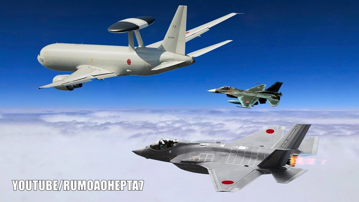 JASDF có ba nhiệm vụ chính đó là phòng không; ứng phó với các thảm họa thiên tai và bảo đảm an ninh không phận. Để hoàn thành nhiệm vụ phòng không, JASDF trang bị khoảng 260 máy bay chiến đấu tuyến đầu.