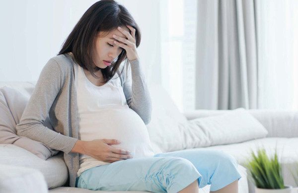5. Các biến chứng khi mang thai. Chai nhựa đựng nước đều có ký hiệu riêng dưới đáy chai để phân biệt các loại nhựa.