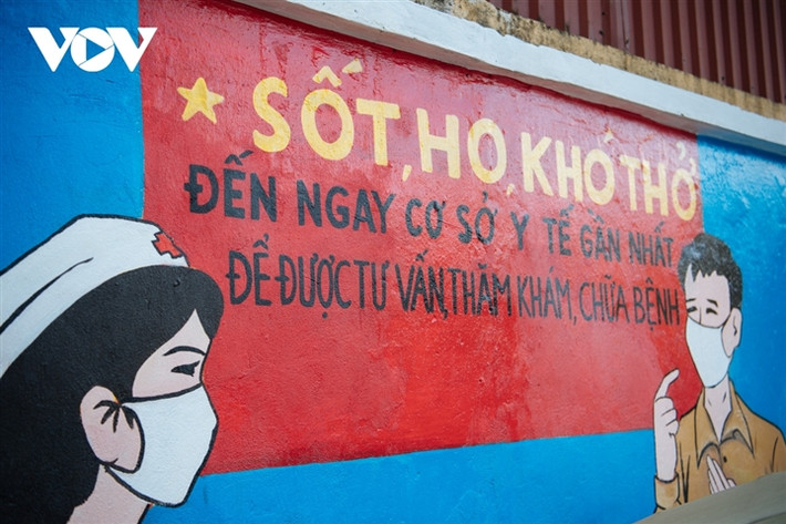 Độc đáo góc phố bích hoạ chống dịch COVID-19 tại Hà Nội