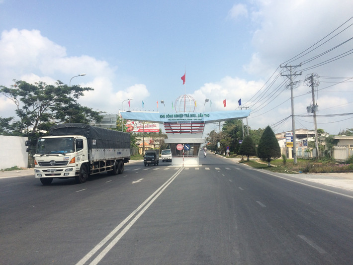 Cần Thơ: Chiều 3/6, Sở GTVT TP Cần Thơ ban hành Công văn số 1373, yêu cầu các phương tiện vận chuyển giao, nhận hàng hóa đi từ các vùng dịch vào địa bàn TP thì tài xế và người đi cùng phải có phiếu xét nghiệm kết quả âm tính SARS-CoV-2 trong vòng 3 ngày trước khi thực hiện vận chuyển hàng hóa vào địa bàn TP.