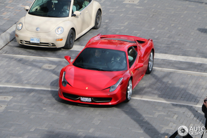 Cái tên thứ 3 được nhắc đến là ngựa chiến Ferrari 458 Italia. Đây là mẫu xe được lòng nhiều người hâm mộ siêu xe trên toàn thế giới.
