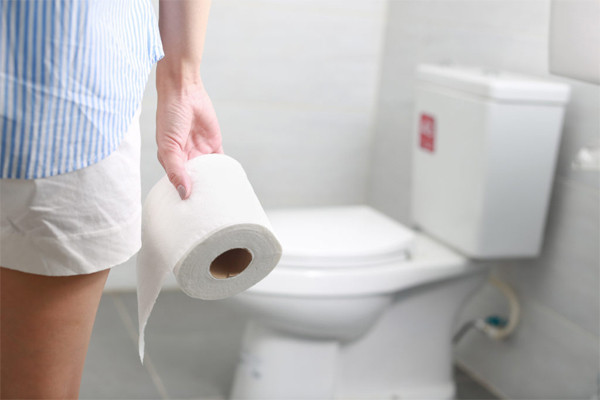 Khó đại tiện. Buổi sáng, thần kinh hưng phấn, nhu động ruột tăng nên nhiều người sẽ có cảm giác muốn đi đại tiện – nhất là sau ăn sáng. Tuy nhiên, nếu xuất hiện tình trạng khó đại tiện thì bạn nên cảnh giác các vấn đề đường ruột.