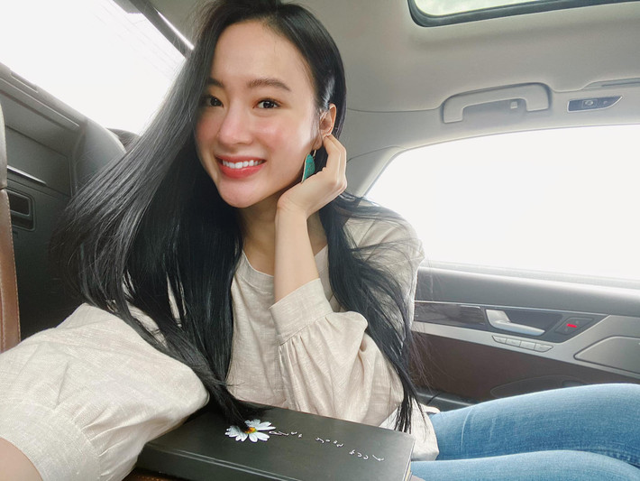 Hơn 3 năm trở lại đây, "bà mẹ nhí" Angela Phương Trinh khiến ai nấy đều ngỡ ngàng khi thay đổi 180 độ.