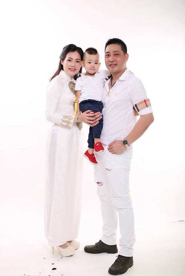 Anh hiện đang là diễn viên của Nhà hát CAND.