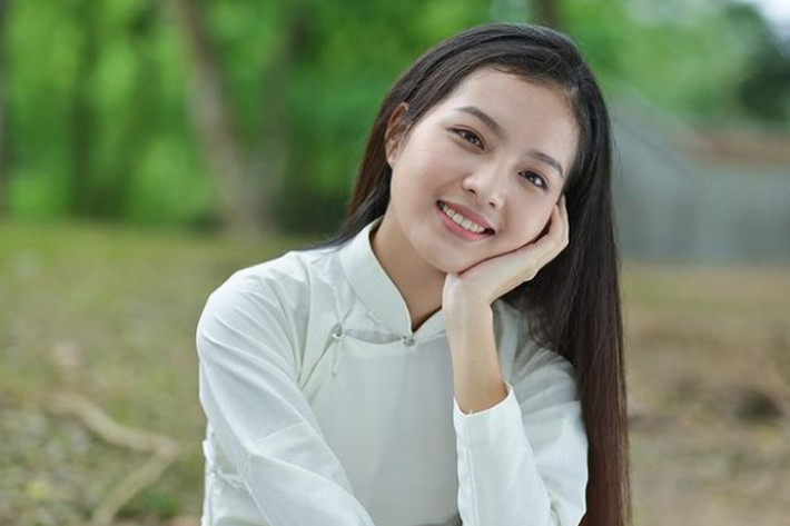 Ngoài đời, cô gái sinh năm 1997 là người sống khép kín, ít khi chia sẻ cuộc sống riêng tư với truyền thông.