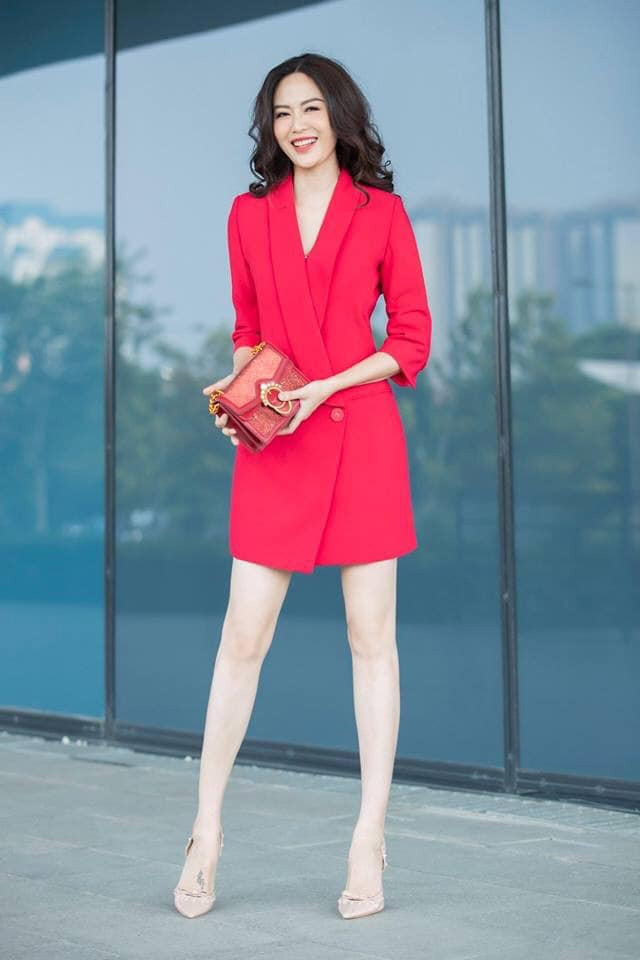 Nhan sắc của người đẹp sinh năm 1976 càng ngày càng thăng hạng.