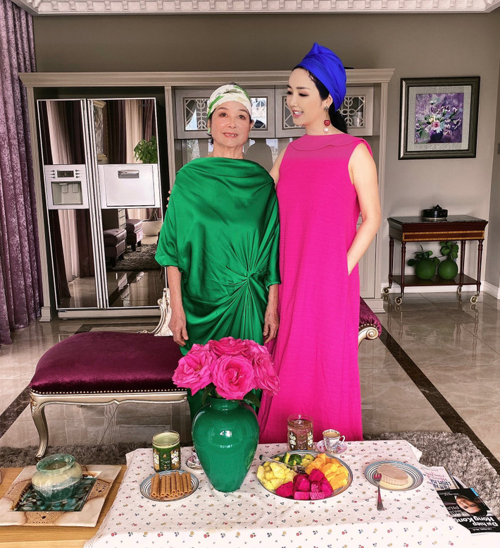 Sau khi bố mất vào năm 2019, Hoa hậu Giáng My dồn sự quan tâm cho mẹ để bà bớt cô đơn cũng như bù đắp cho mẹ sau những năm tháng bà hy sinh vì gia đình.
