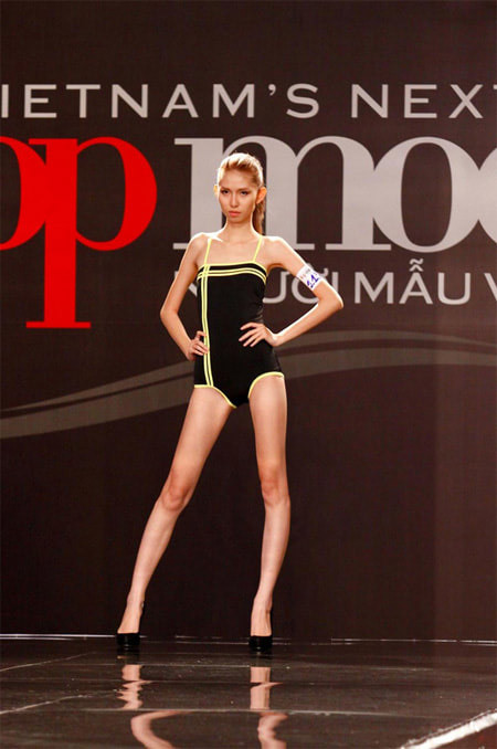 Thùy Dương gây chú ý trong chương trình Vietnam’s Next Top Model 2011 bởi thân hình quá gầy gò.