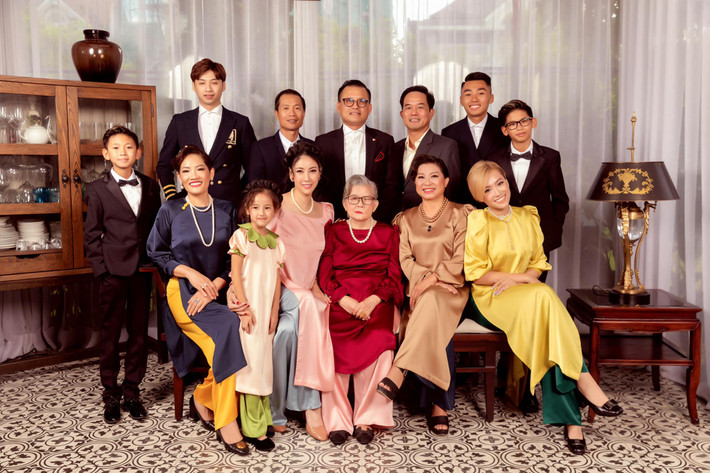 Gia đình bên nội của Hoa hậu Việt Nam 1992.