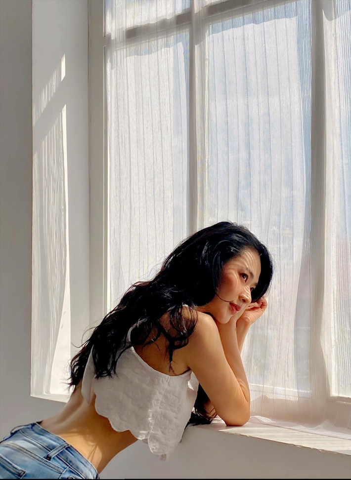 Trên trang cá nhân, nàng hot girl thoải mái chia sẻ những bí quyết làm đẹp của mình tới các bạn nữ.