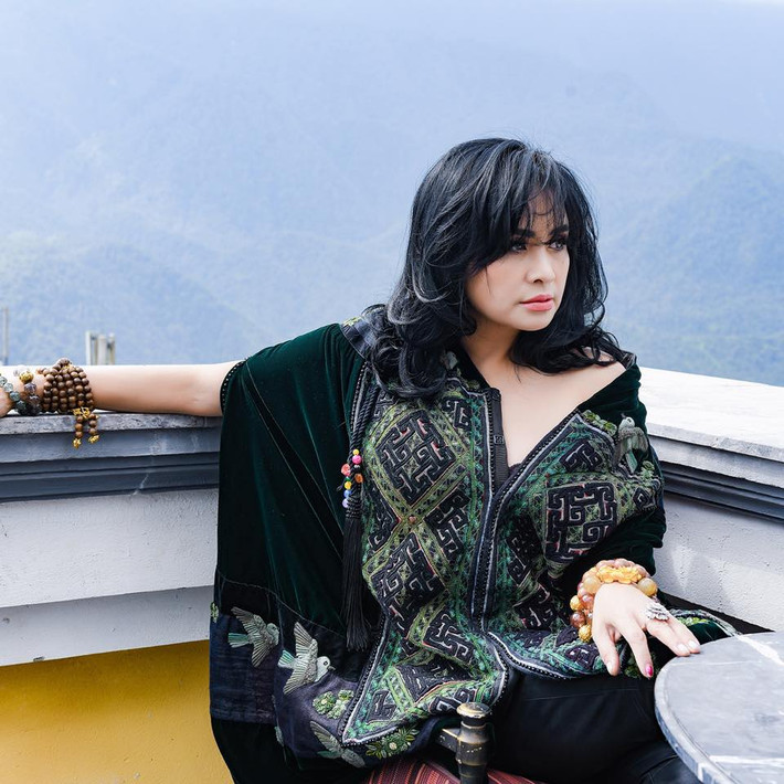 Sau ly hôn lần 2, nữ diva cũng có những mối tình bởi chị luôn quan niệm "phụ nữ nào cũng cần đàn ông".