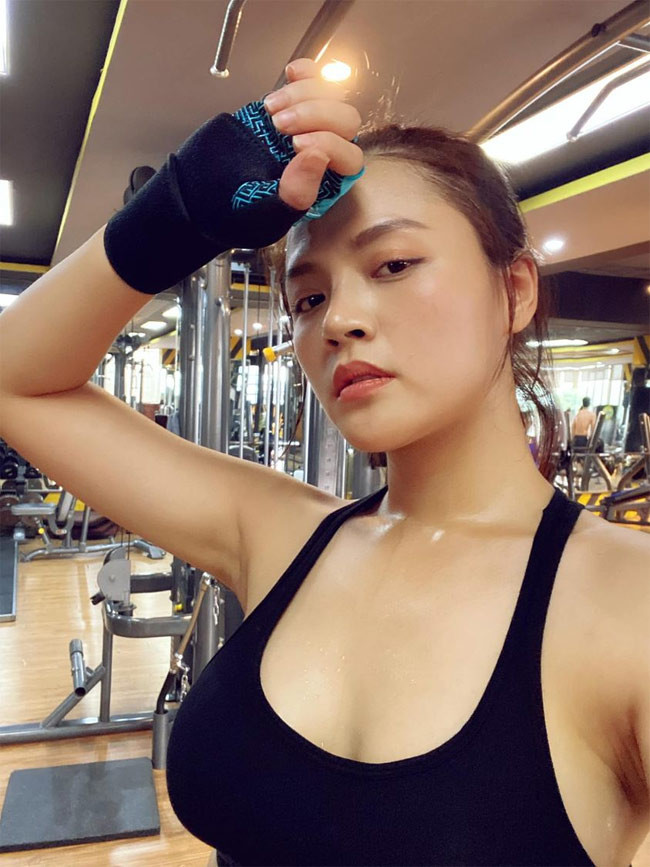 Bà mẹ một con ngày càng quyến rũ và xinh đẹp nhờ tập luyện chăm chỉ.