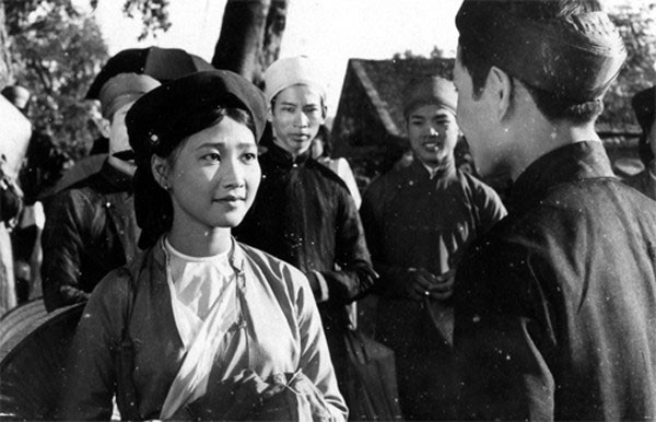 NSND Như Quỳnh thời trẻ trong vai cô Nết phim "Đến hẹn lại lên". Hơn 45 năm làm nghề, nữ nghệ sĩ gặt hái được nhiều thành công. Ở vai diễn nào, bà cũng đặt cho mình sự thoải mái và diễn sao cho hài lòng nhất với nhân vật.
