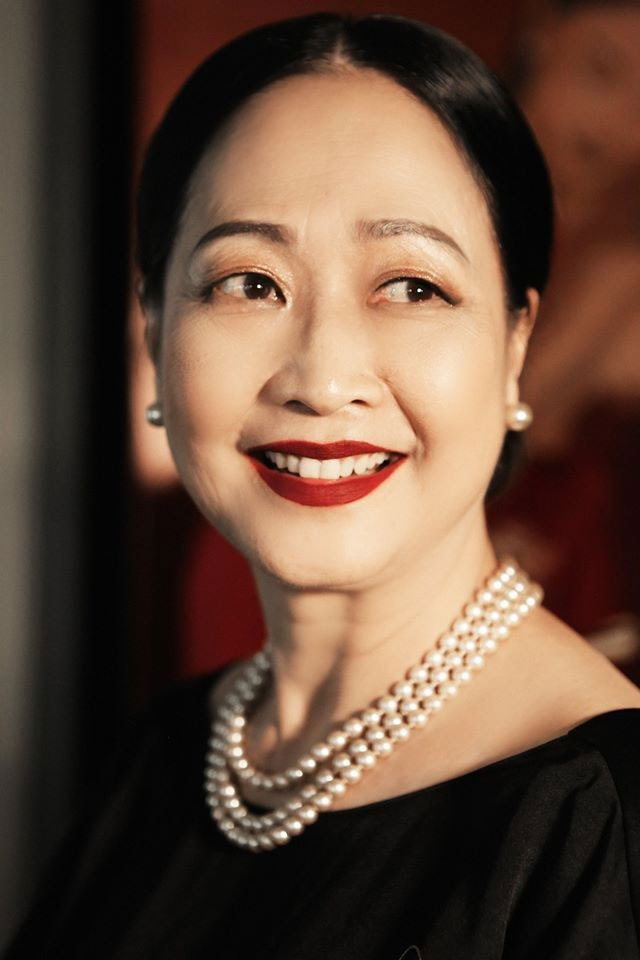 Mọi thứ đều viên mãn nên dù đã bước sang tuổi 68 nhưng NSND Như Quỳnh vẫn giữ được làn da mịn màng, dáng người gọn gàng nhanh nhẹn, gương mặt còn nguyên những nét đẹp thanh xuân.