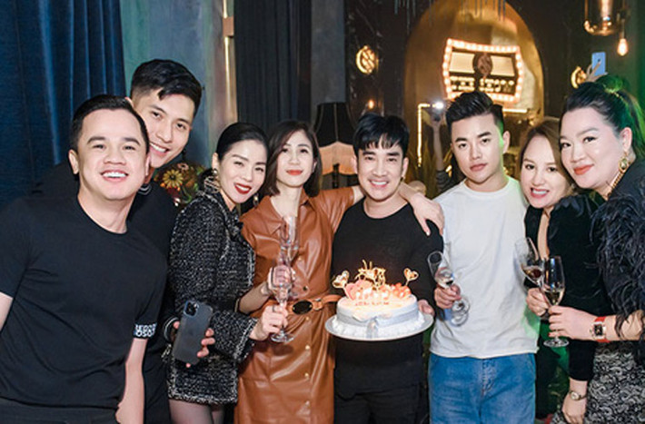 Trong tiệc sinh nhật người anh thân thiết ca sĩ Quang Hà, Lệ Quyên cũng xuất hiện cùng tình trẻ.