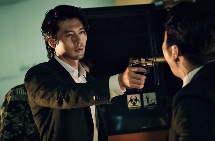 Nhờ vẻ đẹp trai, nam tính nên Hyun Bin đắt show quảng cáo không kém người yêu.