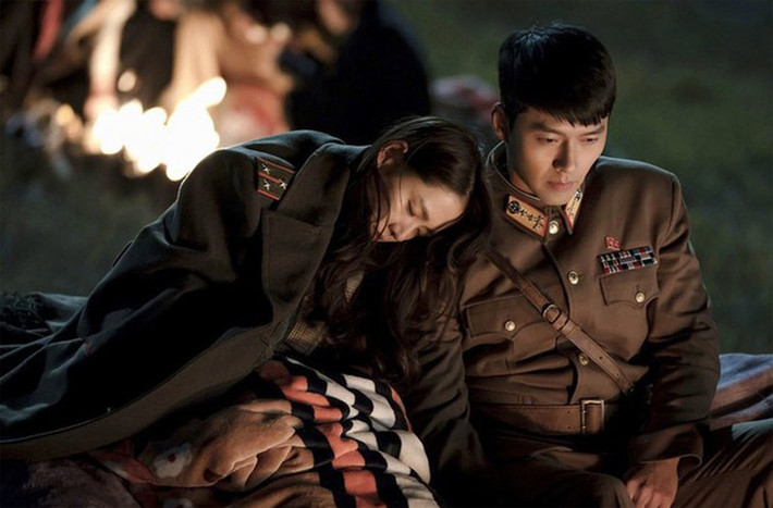 Hyun Bin cũng có cuộc sống vương giả không kém. Theo Munhwa Ilbo, thù lao cho mỗi tập phim truyền hình của Hyun Bin là hơn 100 triệu won (khoảng 2 tỷ đồng). Nếu phim được chiếu ở nước ngoài, Hyun Bin sẽ được thêm phần trăm, tính ra, mỗi tập phim anh được trả thù lao 150 triệu won (3 tỷ đồng).