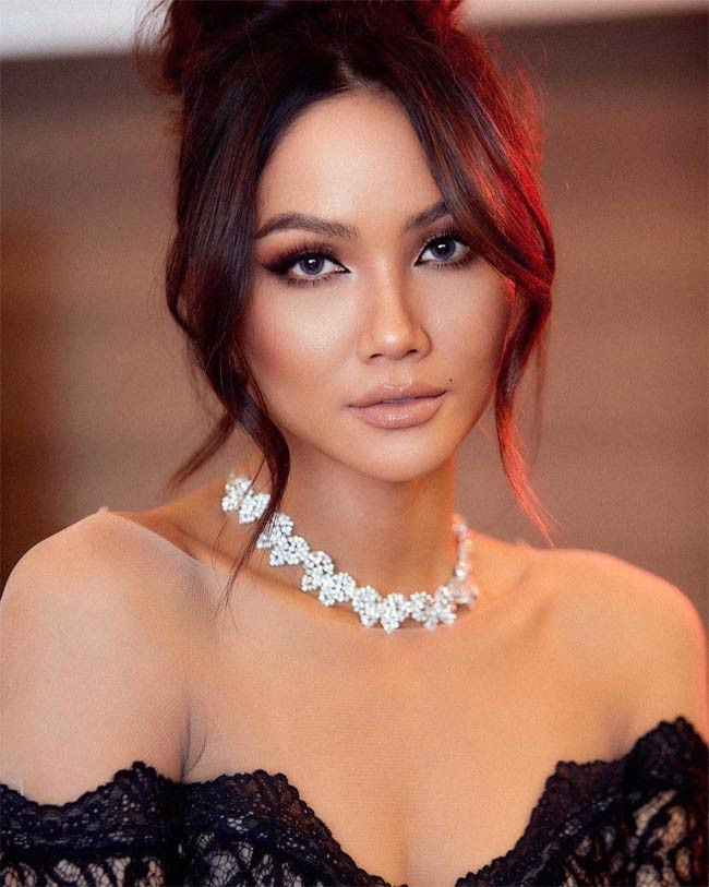 Mới đây, người hâm mộ H'Hen Niê nức lòng khi biết cô được đề cử giải "Nghệ sĩ ấn tượng" của VTV Awards 2021. (Ảnh: FBNV)