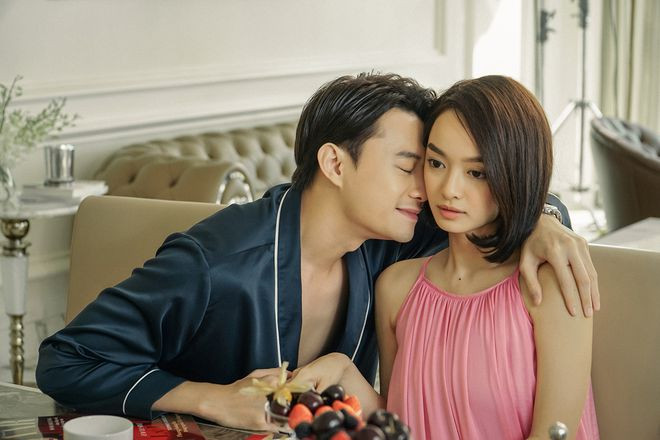 Kaity Nguyễn vào vai một quý cô thành thị giàu có trong bộ phim "Gái già lắm chiêu V - Những cuộc đời vương giả" sắp ra rạp vào tháng 3. Ảnh: Nhà sản xuất.