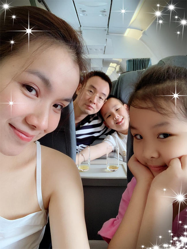 Sau khi kết hôn, Thùy Lâm rất kín tiếng, hiếm khi chia sẻ về gia đình, bản thân. Cô dành toàn bộ thời gian chăm sóc chồng và hai con, quản lý spa riêng.