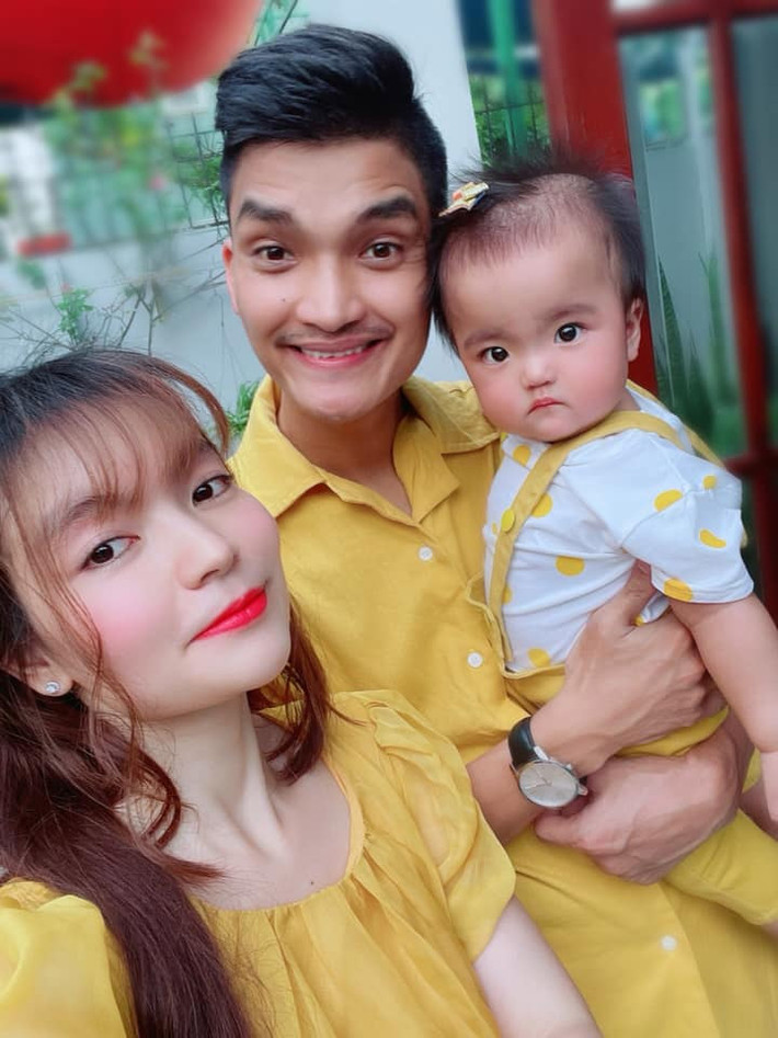 Con gái của nam diễn viên Mạc Văn Khoa cũng được nhận xét là bản sao chuẩn từng cm với bố.