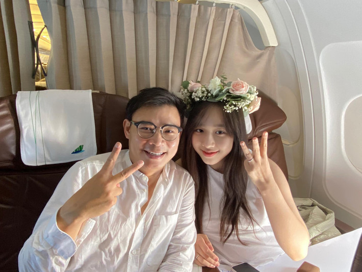 MC Hà My và bạn trai CEO của start up triệu USD dù có sự khác biệt về tuổi tác nhưng vẫn được khen đẹp đôi, chuẩn cặp "trai tài - gái sắc".