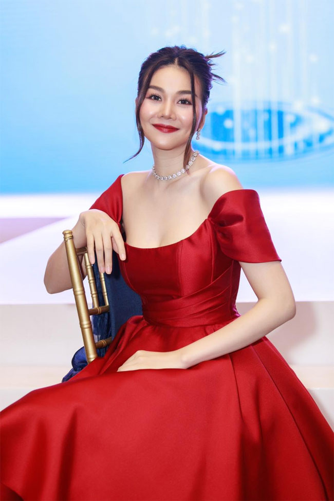 20 năm hoạt động showbiz, nhan sắc của Thanh Hằng ngày càng thăng hạng.