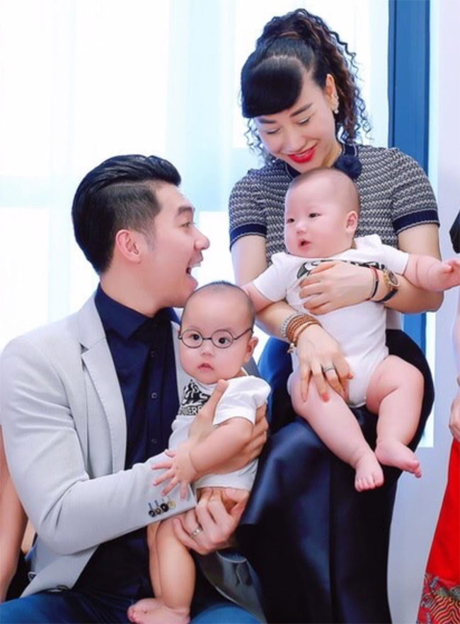 Người mẫu Trương Nam Thành và vợ, doanh nhân Thu Huyền chào đón hai bé trai song sinh vào tháng 8/2019.