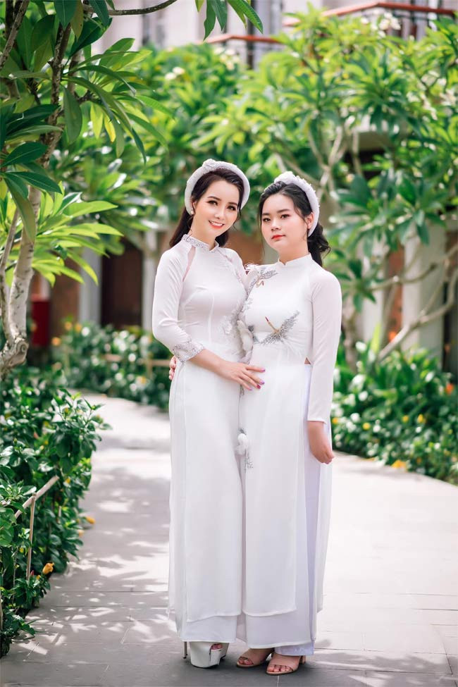 Cách đây 2 năm, Huyền Anh đã cao hơn mẹ Mai Thu Huyền.