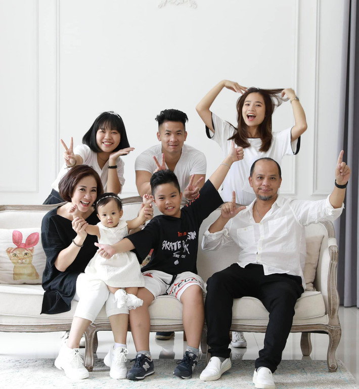 Nhìn các con ngoan ngoãn, lớn lên mỗi ngày là động lực giúp vợ chồng Anh Tuấn - Nguyệt Hằng gắn kết tình cảm đến ngày hôm nay.