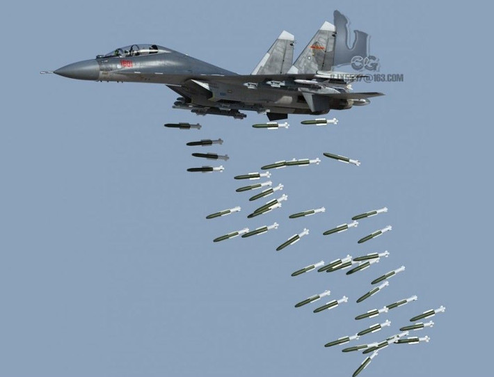 Về hỏa lực, J-16 được trang bị hệ thống điều khiển hỏa lực nội địa để tương thích với các hệ thống vũ khí trong nước, máy bay có thể sử dụng tên lửa không đối không PL-10 và PL-15 do Trung Quốc tự chế tạo, cũng như nhiều loại bom và rocket có dẫn đường và không điều khiển.