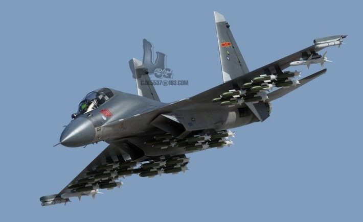 Hơn 100 chiếc J-16 đã được chế tạo và một số kinh nghiệm kỹ thuật của J-11 đã được sử dụng trong quá trình phát triển loại máy bay này. Các chuyên gia quân sự nhận định, J-16 có thể thực hiện tốt các nhiệm vụ khác nhau, bao gồm tác chiến không đối không tầm xa và tầm ngắn, không đối đất và tấn công chống hạm.