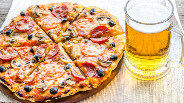 Đáng tiếc, cơ sở sản xuất bia Pizza dừng hoạt động, rút khỏi thị trường từ năm 2013. Nếu may mắn, bạn có thể tìm thấy bia Pizza ở những cửa hàng rượu cổ, thay vì bày bán tràn lan trên các kệ hàng siêu thị.