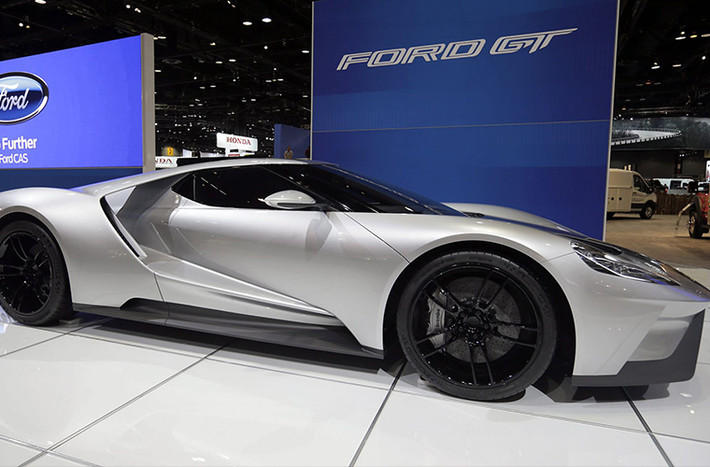 Ford GT 2016 trong lớp "áo" mới màu bạc lỏng độc đáo.