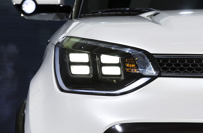Phong cách đèn pha trên mẫu xe concept Kia Trail'ster mang đến một cái nhìn khác biệt.