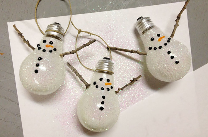 Người tuyết để trang hoàng cây thông Noel hoặc trang trí