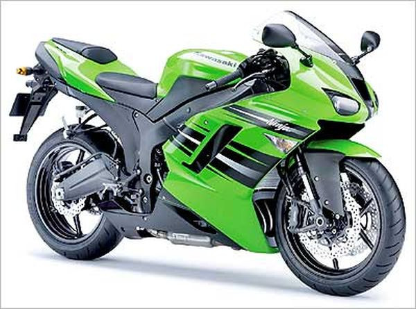7. Kawasaki Ninja ZX-11 / ZZ-R1100 - 283 km / h: Chiếc xe sở hữu động cơ DOHC 4 xilanh 1052 phân khối, công suất tối đa 147 mã lực và hộp số 6 cấp.
