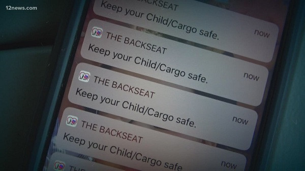 Nhờ GPS, The Backseat nhắc nhở tài xế kiểm tra ghế sau khi đã đỗ xe và nếu người dùng chẳng máy không chú ý đến cảnh báo, ứng dụng sẽ tự động gửi tin nhắn đến 3 số liên lạc khác được đăng ký từ trước. Đồng thời gửi địa điểm của phương tiện đến các số điện thoại đó.