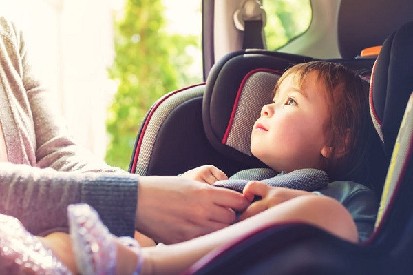 Kars4Kids Safety là một trong những ứng dụng giúp người lớn không bỏ quên trẻ trên ô tô, hoạt động dựa trên công nghệ Bluetooth. Sau khi cài đặt trên điện thoại, ứng dụng sẽ đồng bộ với Bluetooth trên xe để phát ra âm thanh cảnh báo khi bạn rời xe, nhắc nhở mang theo con bằng bức ảnh của con hay nhạc chuông riêng.