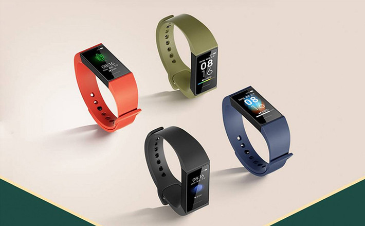 Redmi Band có màn hình màu 1.08 inch với tấm nền OLED, lớn hơn Mi Band 4 (0.95") thiết kế với kiểu vuông vức mạnh mẽ. Với màn hình này đủ để nhận thông báo từ điện thoại cũng như hiển thị thông tin thời tiết. Pin của Redmi Band có thể sử dụng đến 14 ngày và sạc đầy trong 2 tiếng.
