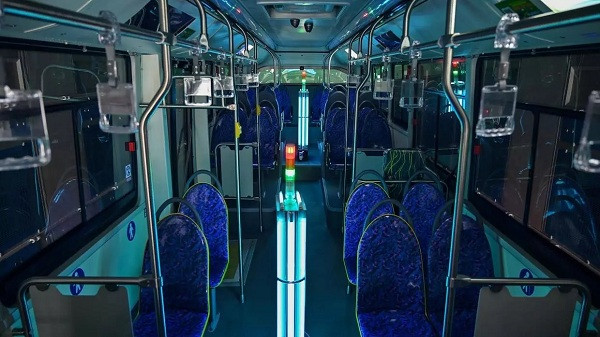 Công ty vận tải công cộng Thượng Hải đã cải tạo một phòng rửa xe buýt thông thường thành phòng khử trùng xe buýt bằng đèn cực tím để phòng ngừa virus SARS-CoV-2. Công nghệ này sẽ thay thế hoàn toàn phương pháp làm sach thủ công và thuốc khử trùng độc hại.