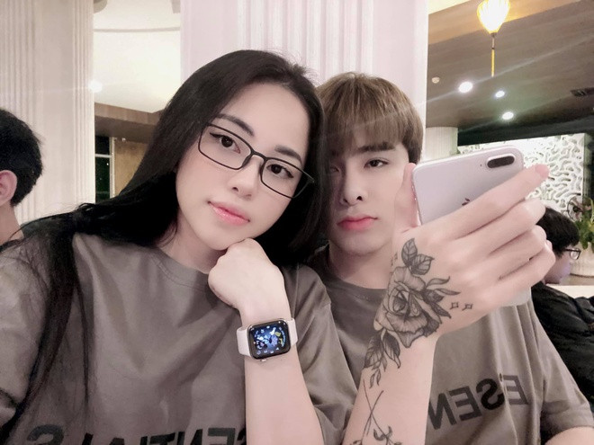 Zeros (Minh Lộc) - Lai Lai (Vũ Hoài Trinh) là cặp streamer mới công khai chuyện hẹn hò.