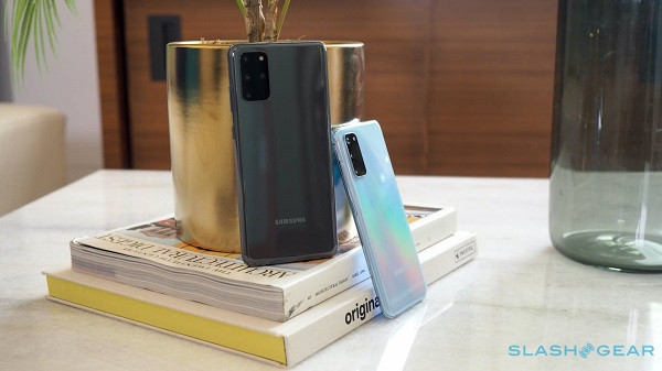 Samsung Galaxy S20 sẽ có bản màu xám, xanh và hồng. Samsung Galaxy S20 Plus sẽ có bản màu xám, xanh và đen, trong khi đó S20 Ultra chỉ có bản màu đen và xám. (Ảnh: SlashGear)
