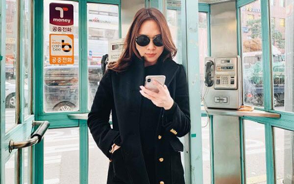 Mỹ Tâm cũng chủ động chia sẻ hình ảnh thường ngày trên mạng xã hội, kết nối với người hâm mộ và dường như hiệu năng sử dụng điện thoại di động của cô trong công việc cũng nhiều hơn. Ảnh: saostar
