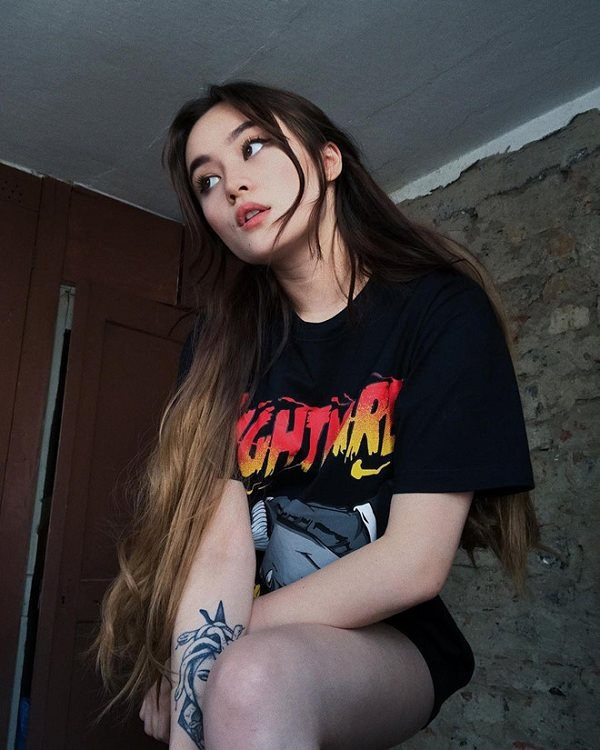 Instagram cá nhân của Jade hiện có hơn 245.000 người đăng ký, đủ để thấy sức hot của nữ streamer này.
