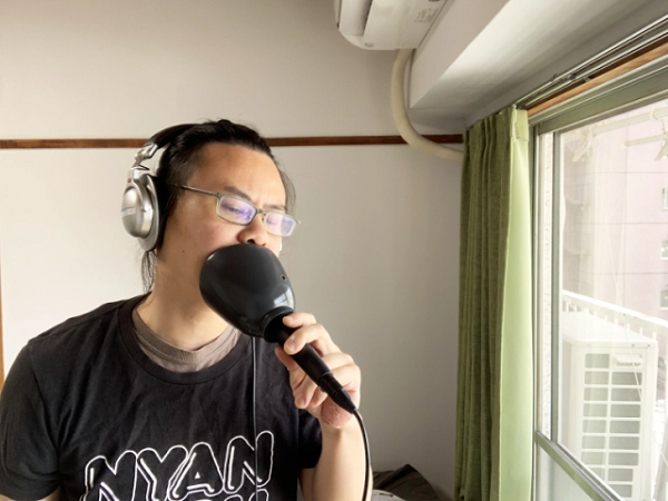 Người có cơ hội trải nghiệm bộ công cụ này cho biết, tuy không được xịn như bộ full đắt tiền nhưng âm thanh từ tai nghe khá hay và ấn tượng. Hiện sản phẩm có giá khoảng 72 USD, được rao bán trên Amazon.
