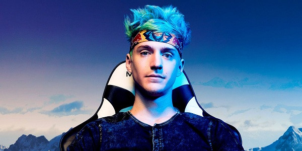 1. Ninja (Tyler Blevins): Hình ảnh của Ninja (Tyler Blevins) phủ sóng khắp nơi trong năm 2019, từ những lon Red Bull cho tới các thương hiệu trong Walmart và quảng cáo NFL. Lượng người xem trên kênh của Ninja có giảm so với những năm trước cũng không làm anh bớt nổi tiếng.