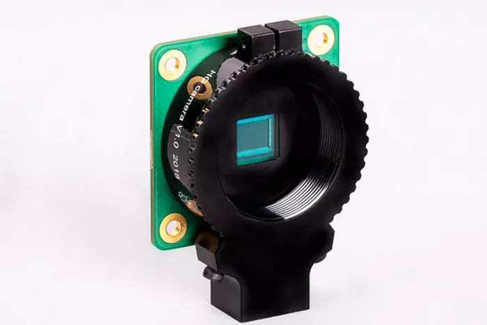Đại diện của nhà sản xuất cho biết: “Có rất nhiều hạn chế với module camera cũ, là dạng cảm biến sử dụng trên smartphone. Đó là kích thước rất nhỏ, hiệu suất ánh sáng kém và không có tùy chọn ống kính. Đây là những thiếu sót mà Raspberry Pi High Quality Camera có thể khắc phục được”.