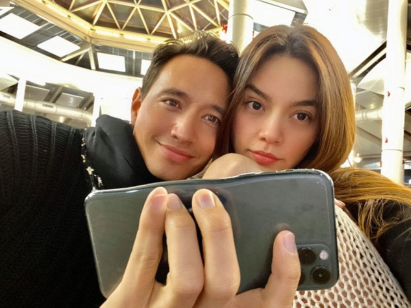 Có vẻ như cặp đôi hot nhất nhì showbiz Việt đều rất ưa chuộng các sản phẩm công nghệ của Apple.